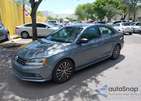 2017 Volkswagen Jetta 1.8T Sport z USA, uszkodzony, nr VIN 3VWD17AJ9HM302889